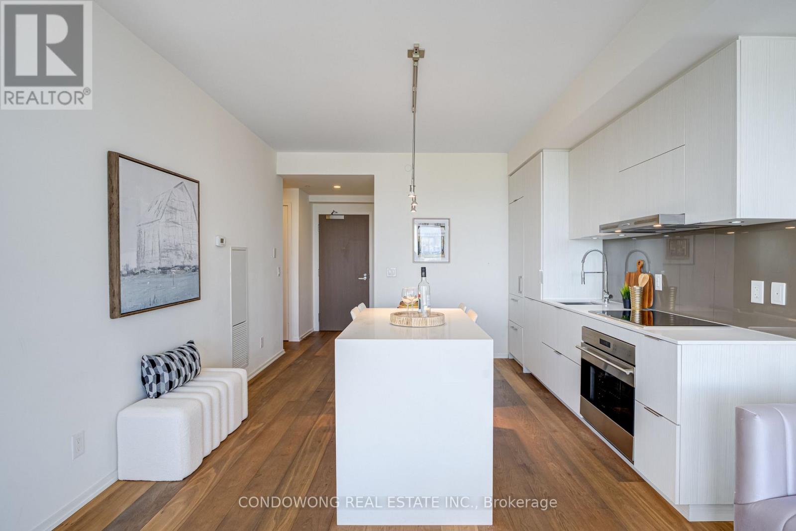 4710 - 1 Bloor Street E Property Photo 4
