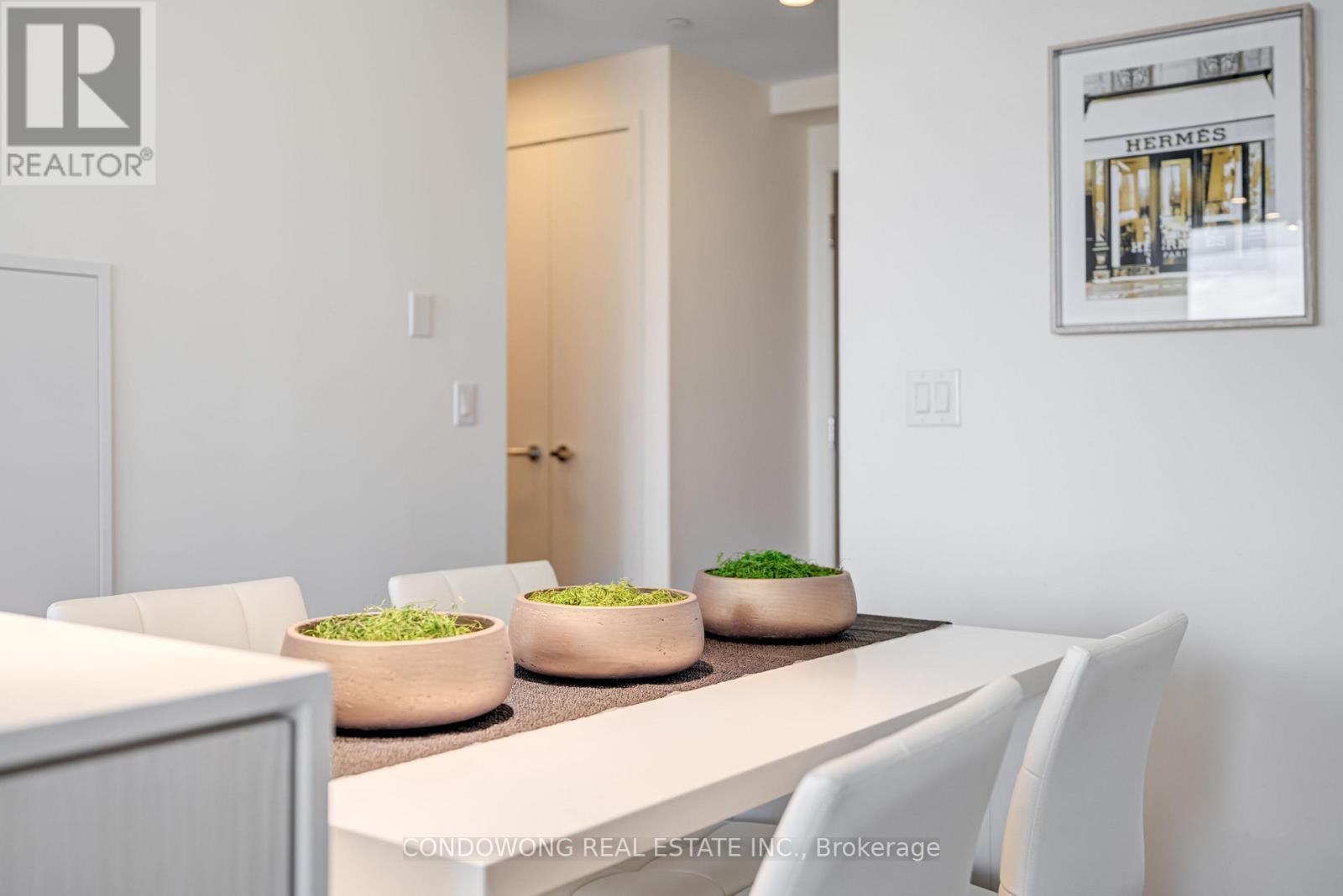 4710 - 1 Bloor Street E Property Photo 7