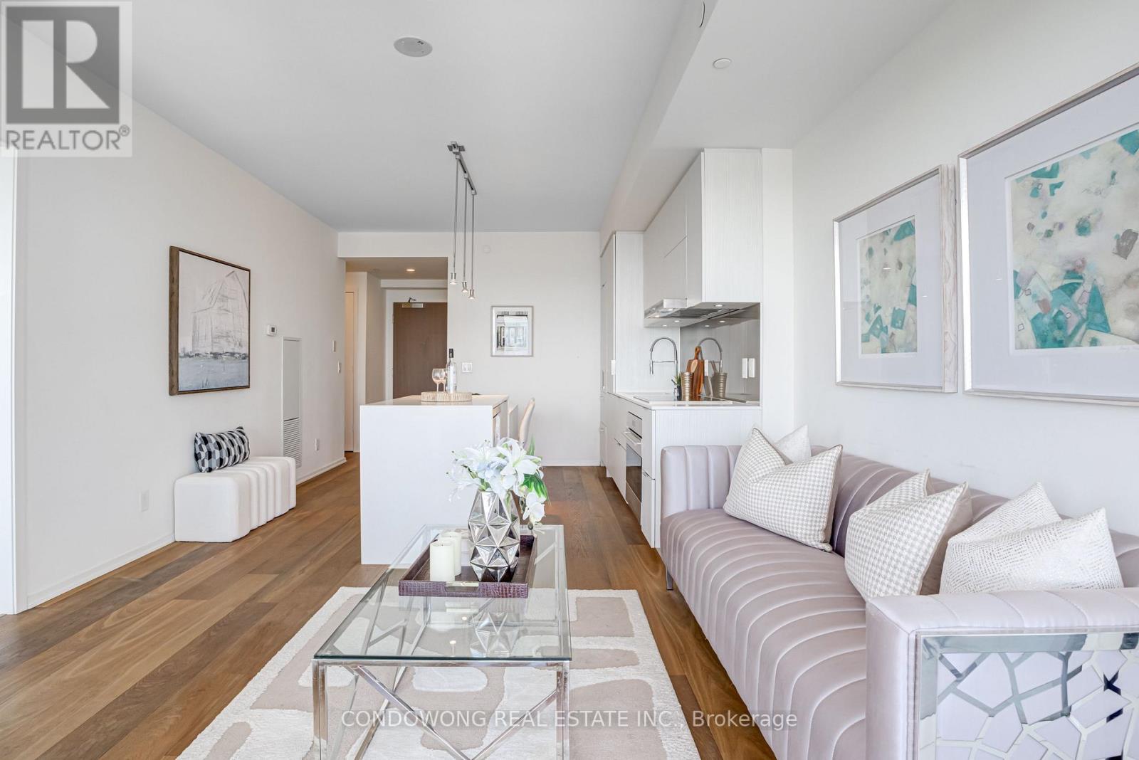 4710 - 1 Bloor Street E Property Photo 11
