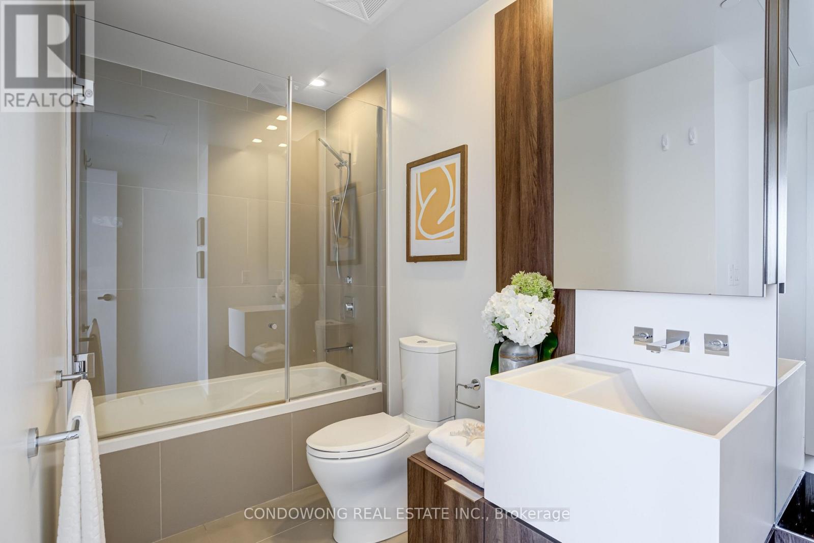 4710 - 1 Bloor Street E Property Photo 17