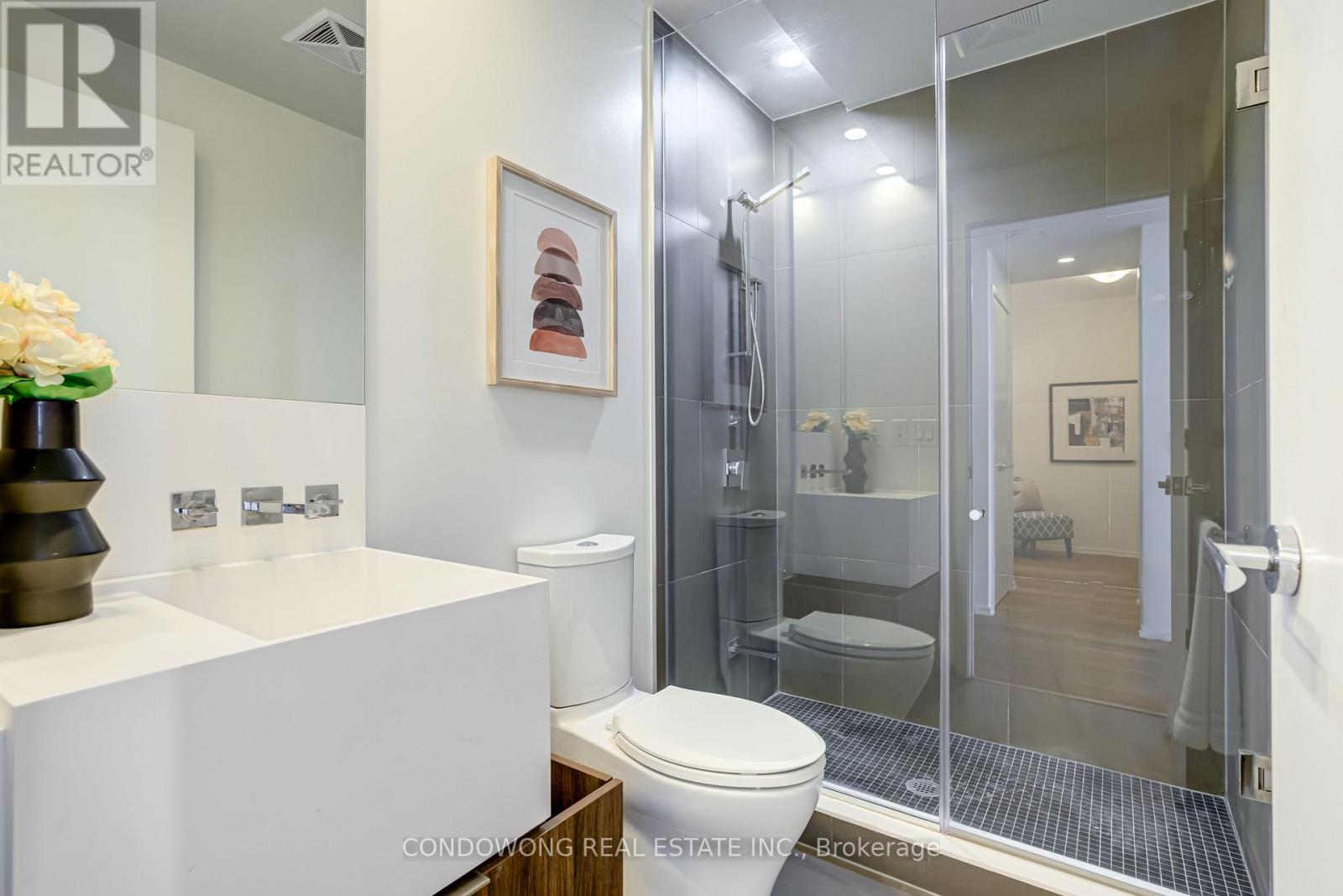 4710 - 1 Bloor Street E Property Photo 21