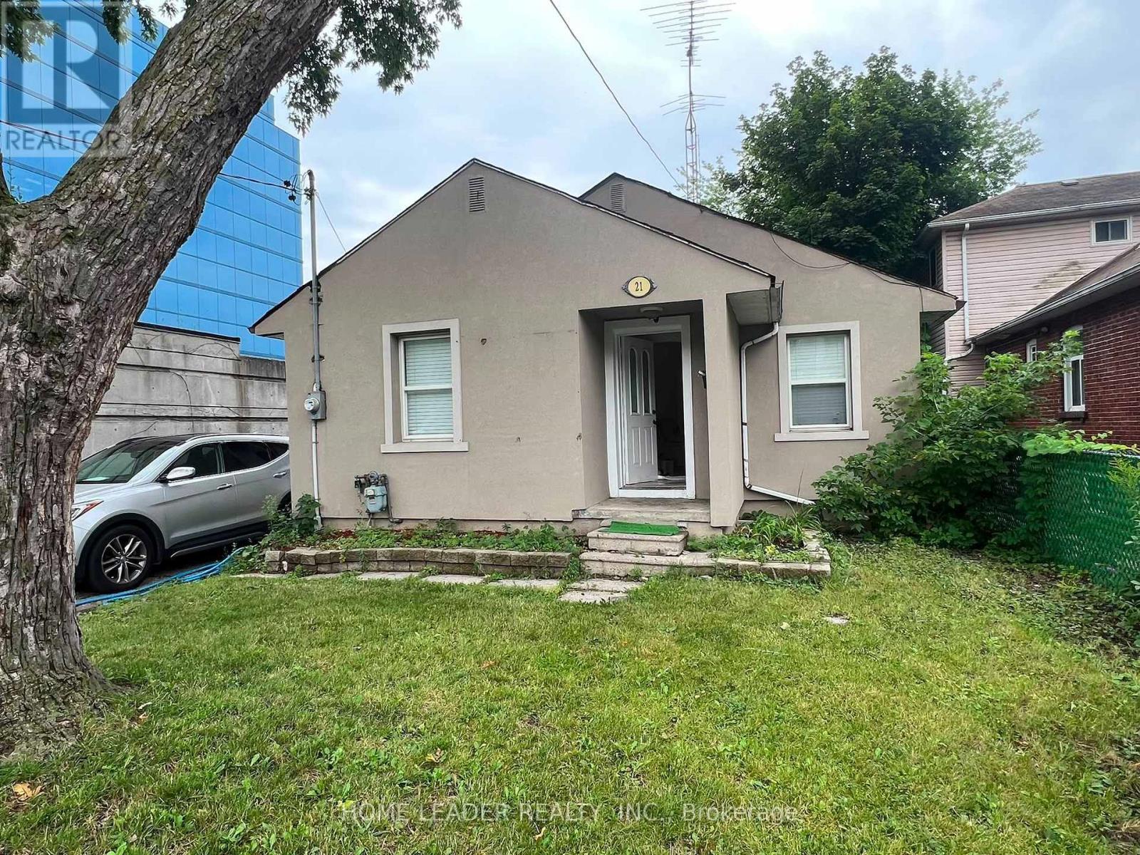 21 FRANKLIN AVENUE
