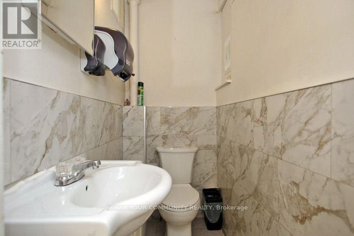 617 Vaughan Road Property Photo 9