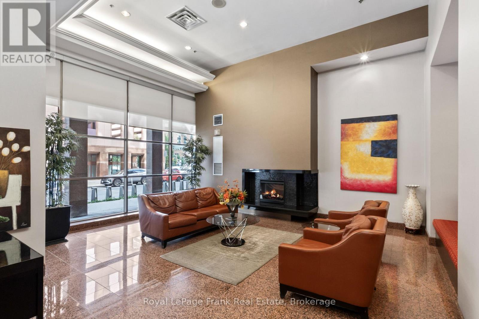 2910 - 736 Bay Street Property Photo 5