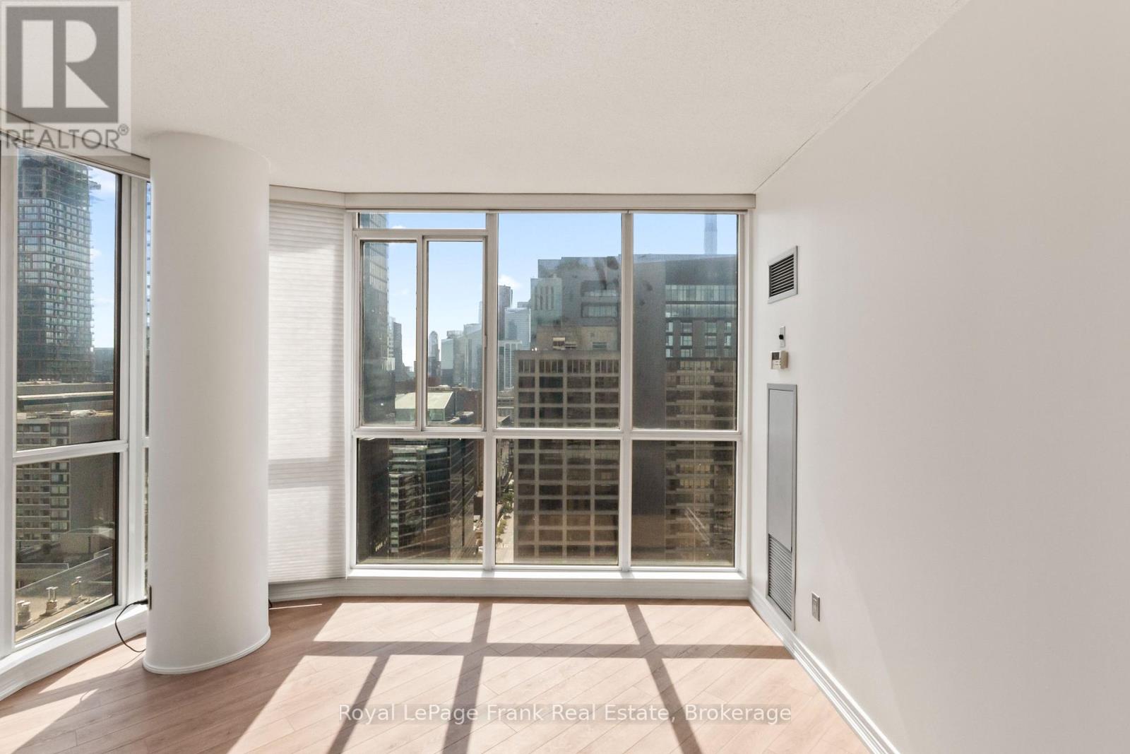 2910 - 736 Bay Street Property Photo 10