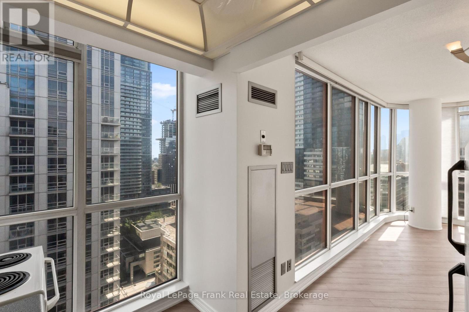2910 - 736 Bay Street Property Photo 13