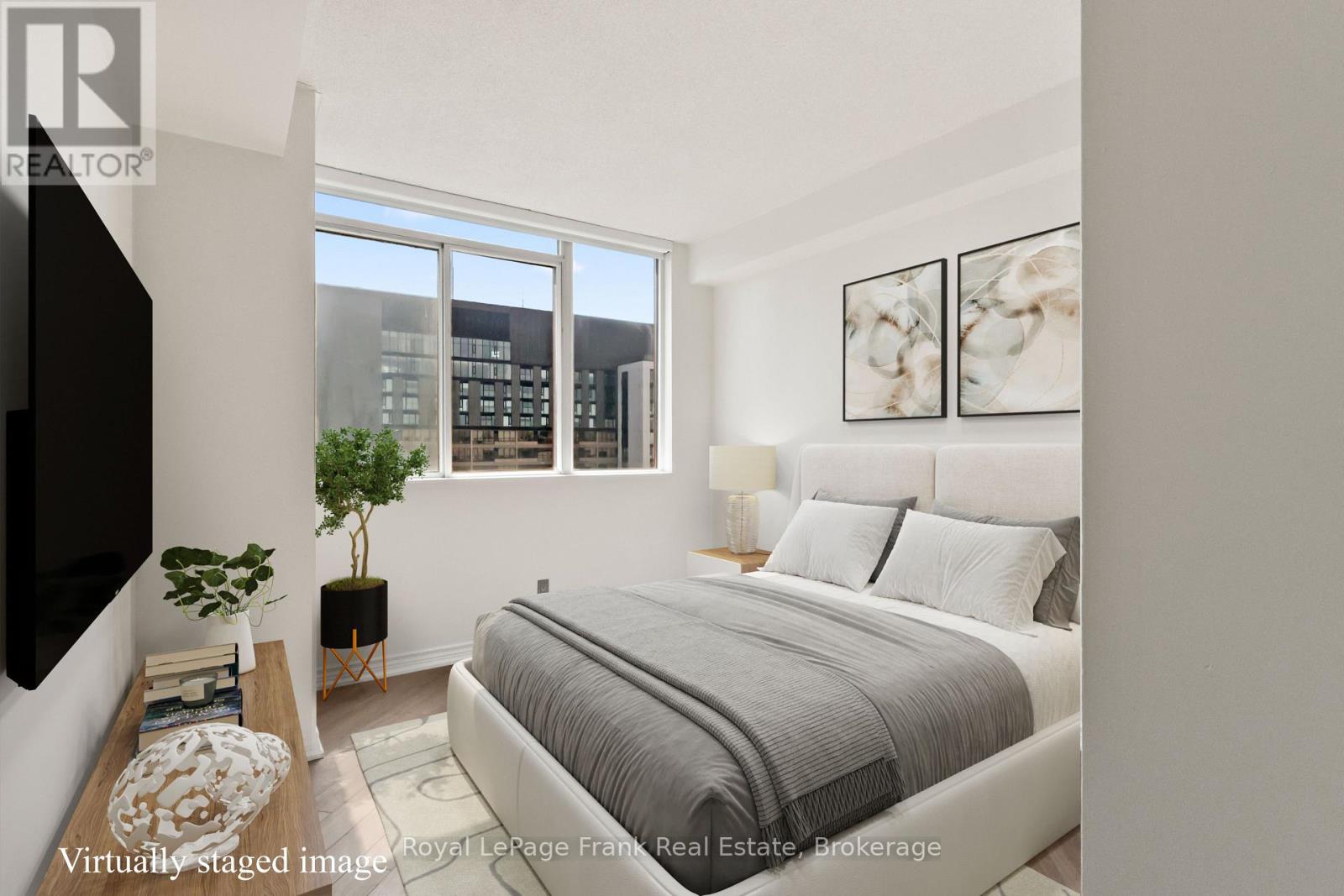 2910 - 736 Bay Street Property Photo 19