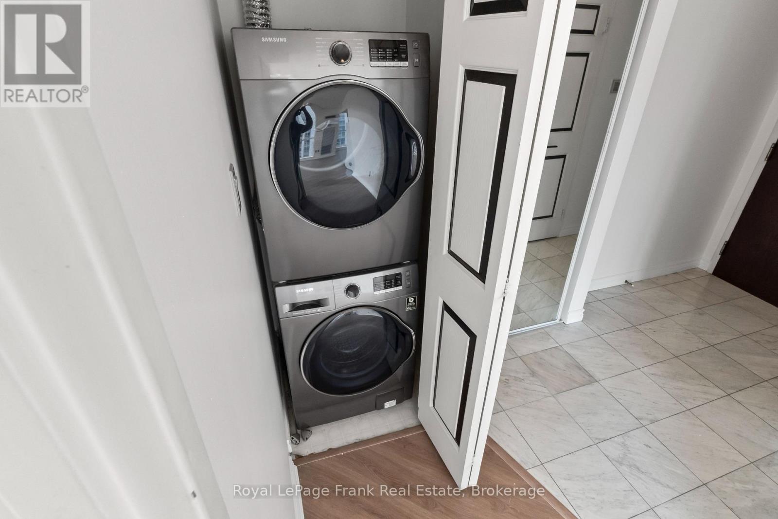 2910 - 736 Bay Street Property Photo 21