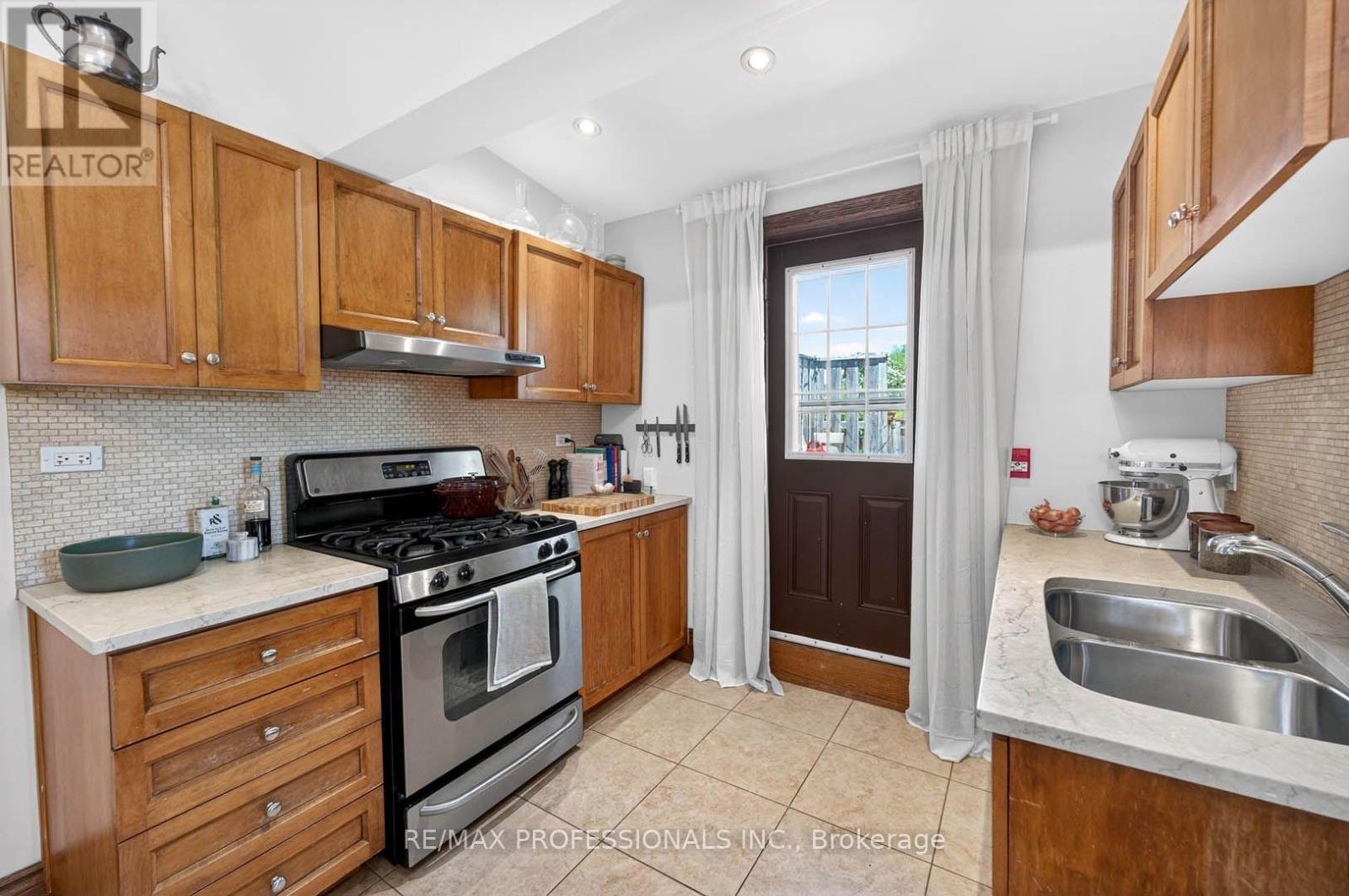 2 Afton Avenue Property Photo 12