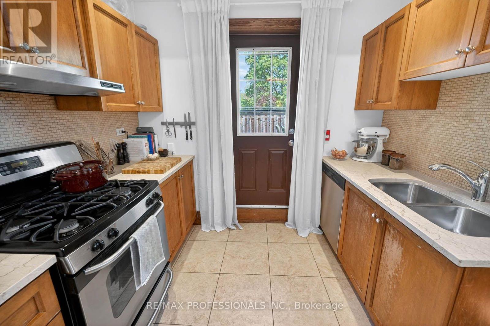 2 Afton Avenue Property Photo 13