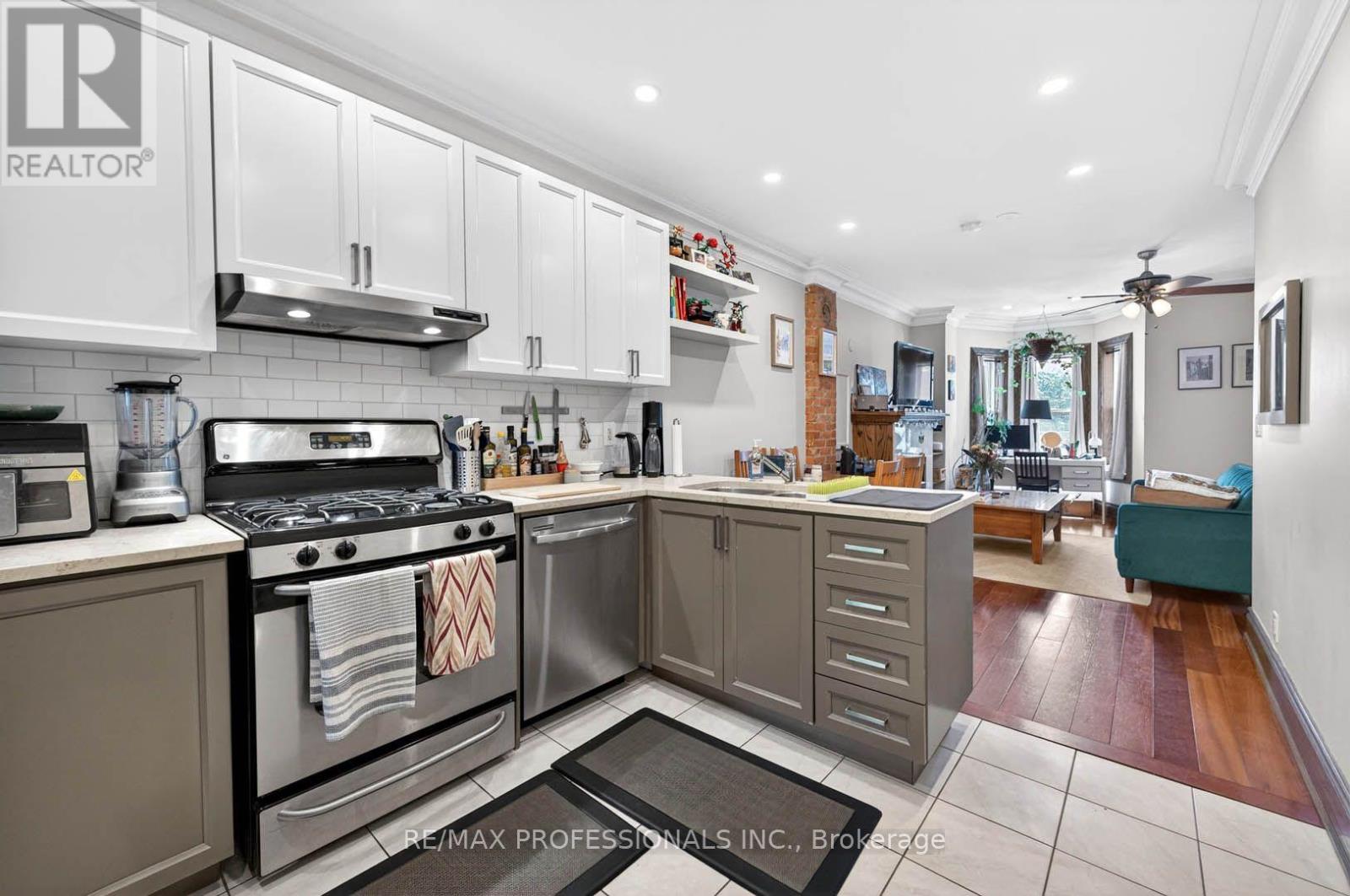 2 Afton Avenue Property Photo 25