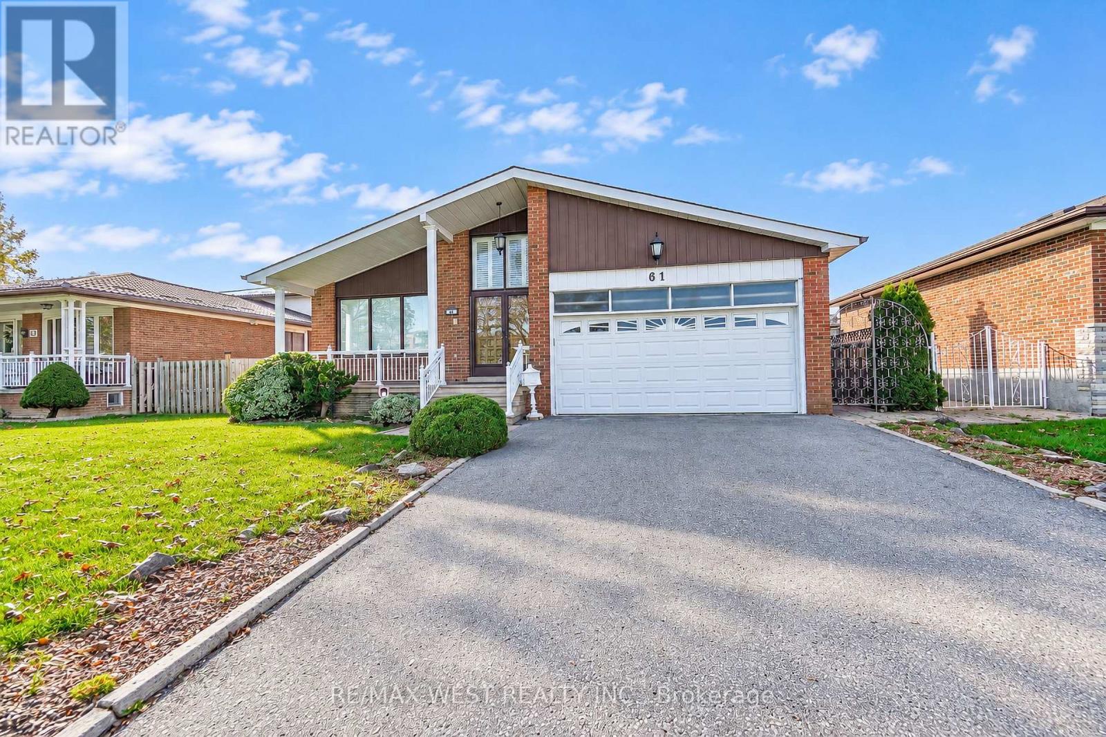 61 Bickerton Crescent Property Photo 1
