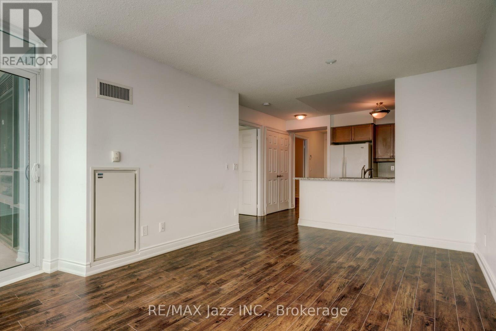 1908 - 15 Greenview Avenue Property Photo 9