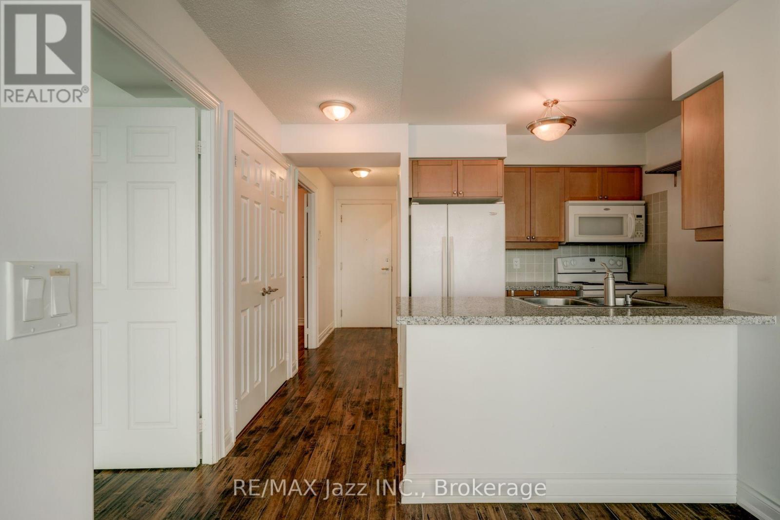 1908 - 15 Greenview Avenue Property Photo 11