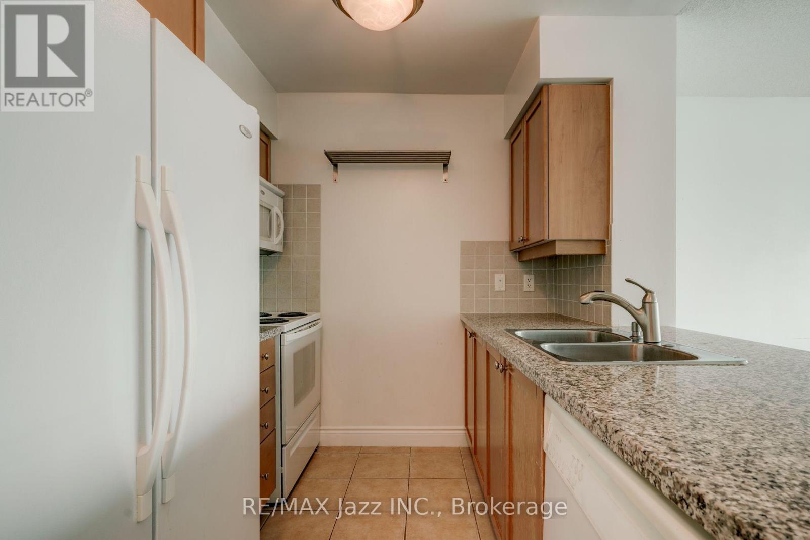 1908 - 15 Greenview Avenue Property Photo 12