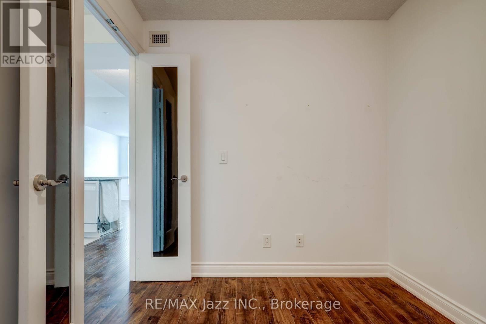 1908 - 15 Greenview Avenue Property Photo 20