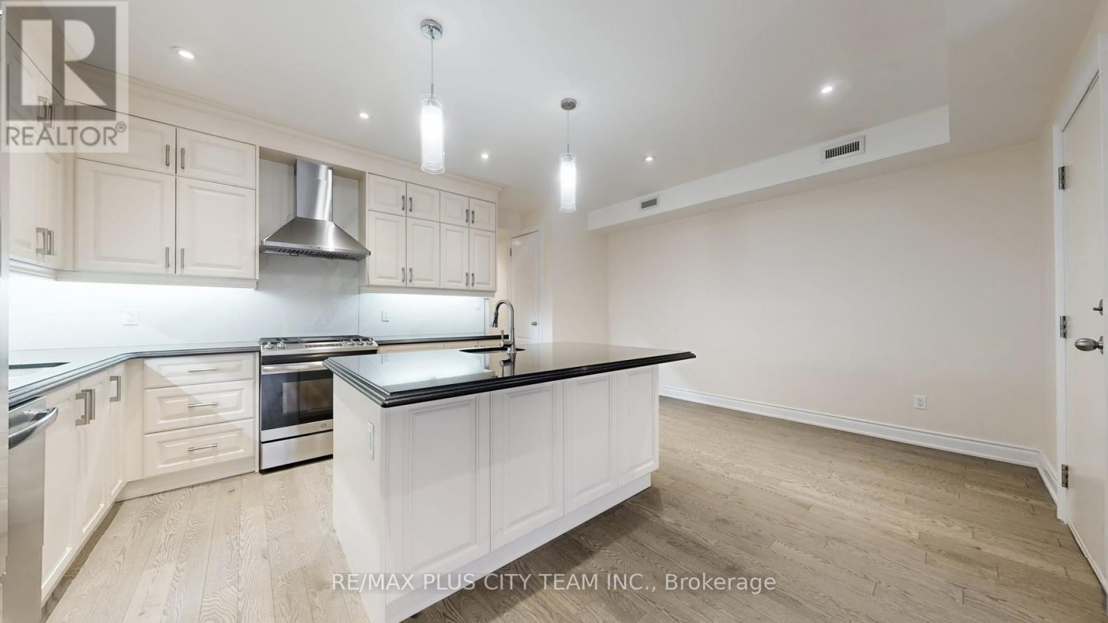 2 - 381 Ontario Street Property Photo 7