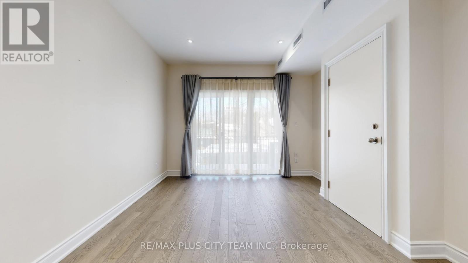 2 - 381 Ontario Street Property Photo 16