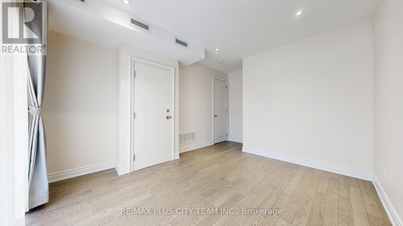 2 - 381 Ontario Street Property Photo 17