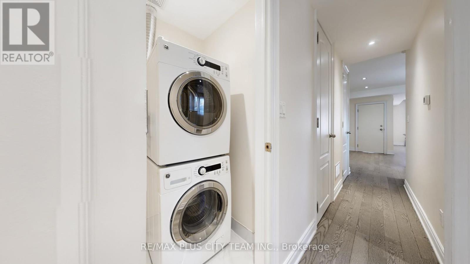 2 - 381 Ontario Street Property Photo 24