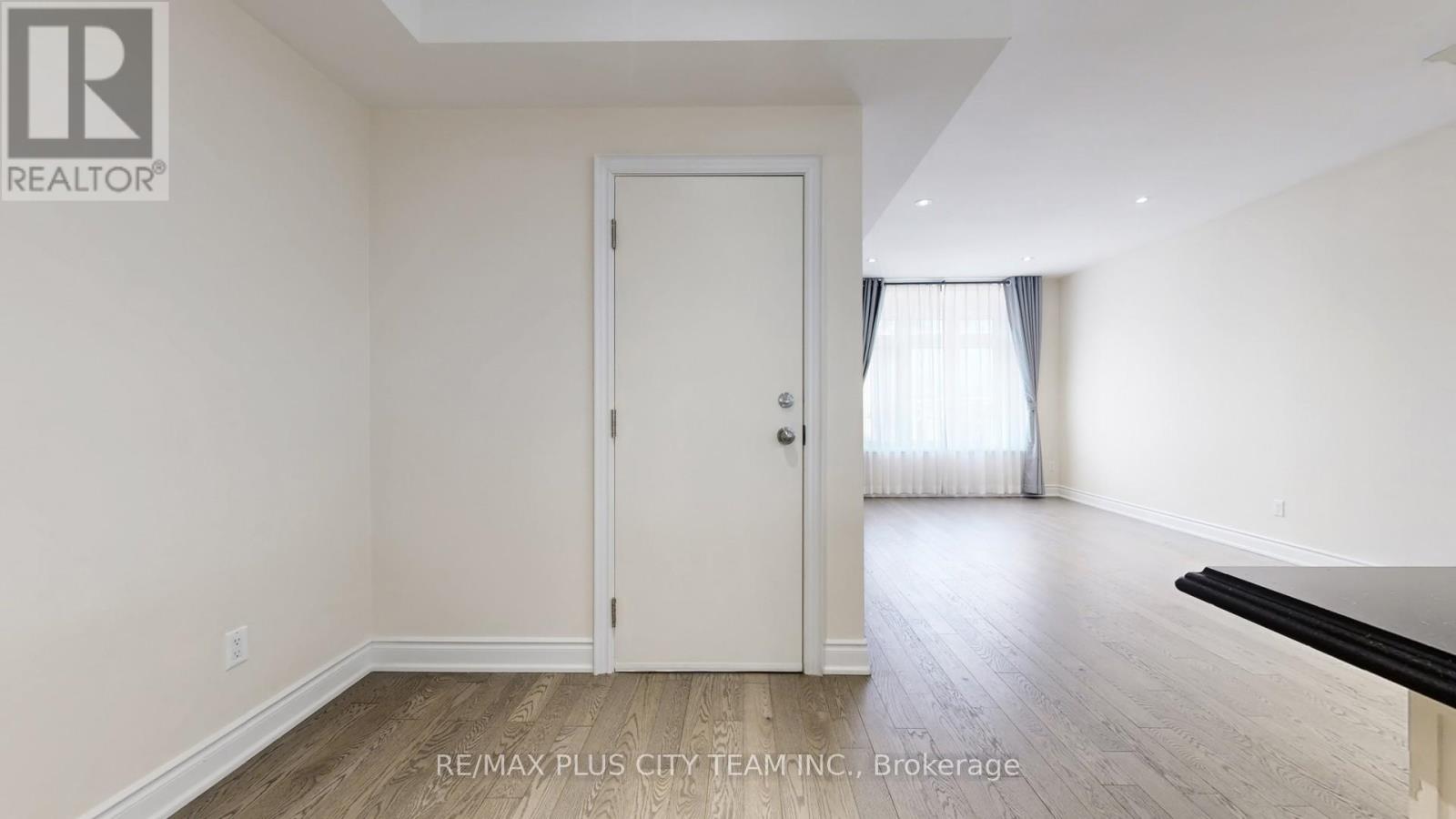2 - 381 Ontario Street Property Photo 25