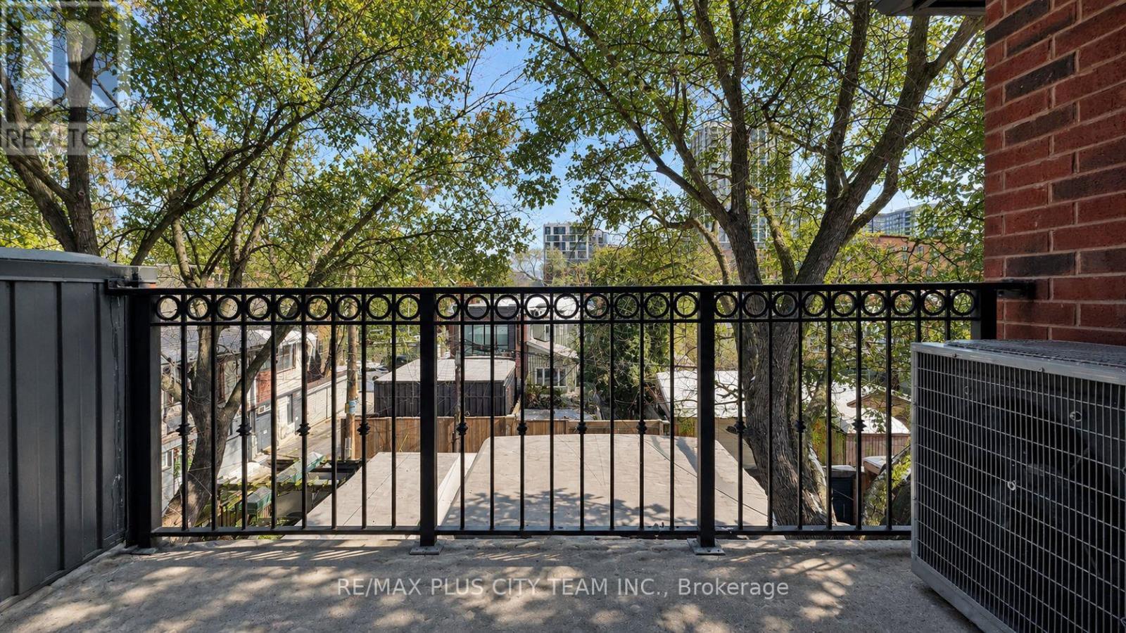 2 - 381 Ontario Street Property Photo 26