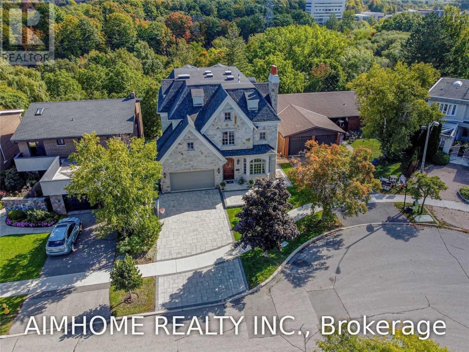 19 BROCKINGTON CRESCENT Property Photo 1