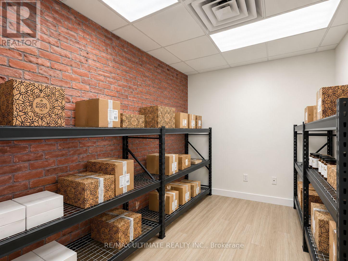 806 College Street Property Photo 12