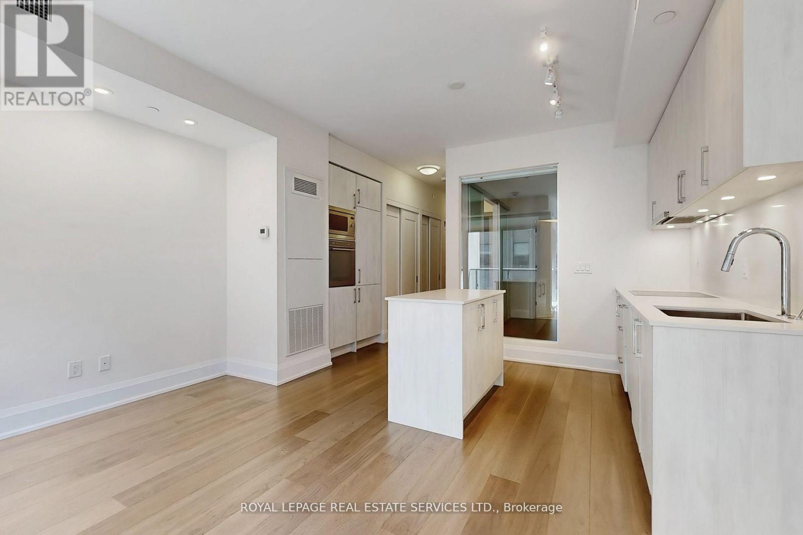 808 - 88 Cumberland Street Property Photo 12
