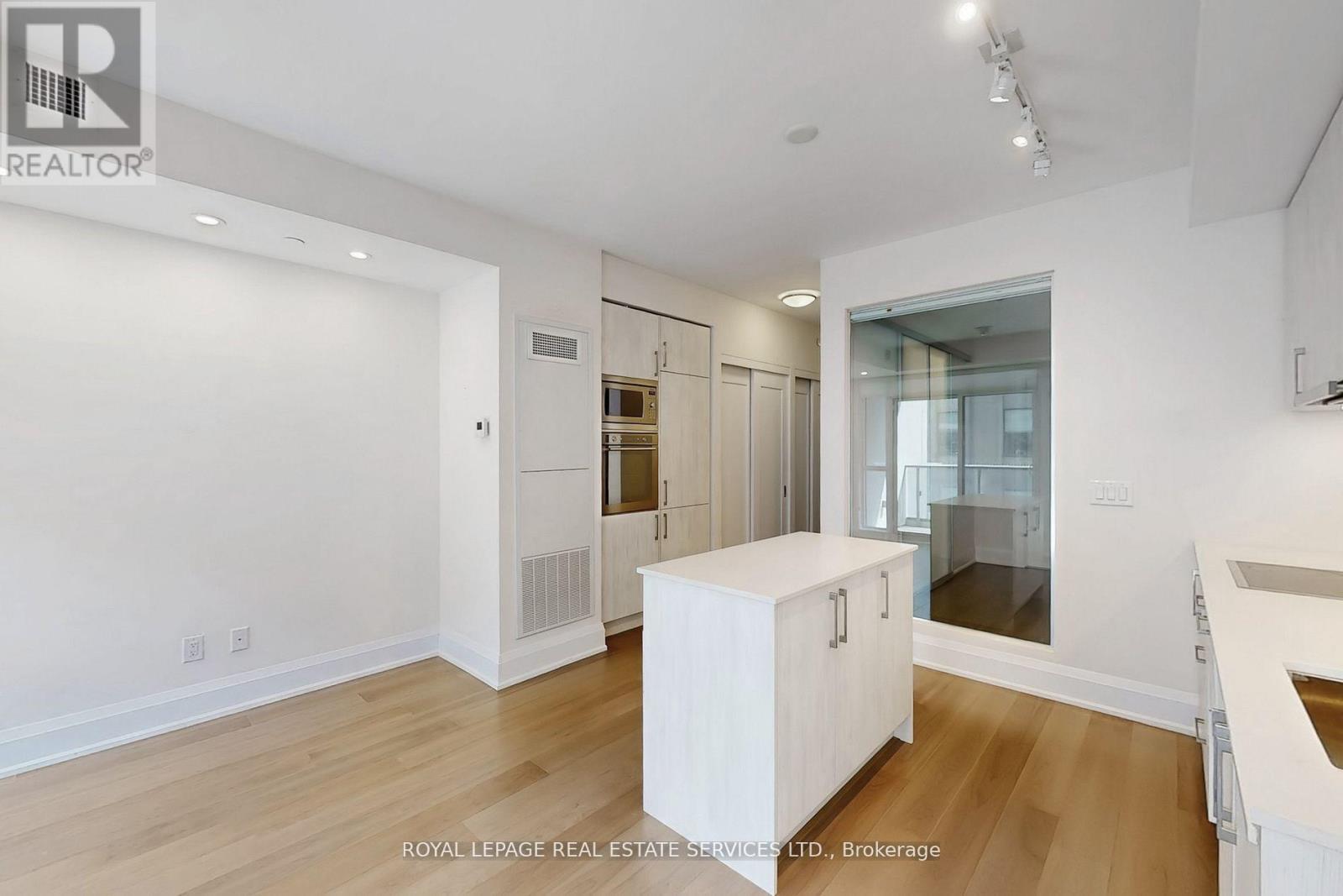808 - 88 Cumberland Street Property Photo 13