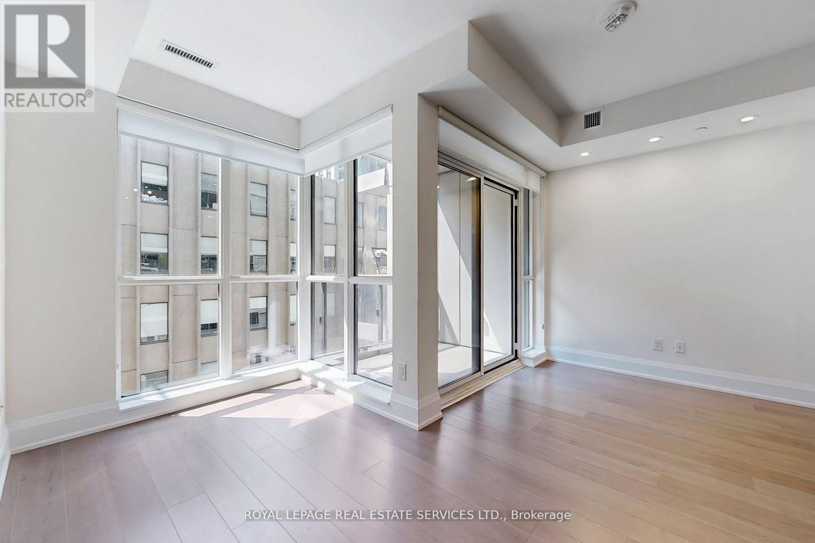 808 - 88 Cumberland Street Property Photo 15