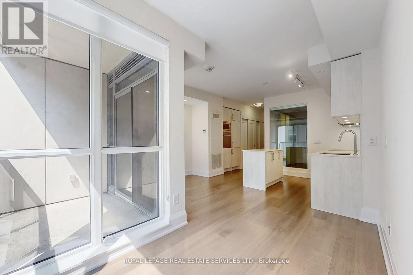 808 - 88 Cumberland Street Property Photo 17