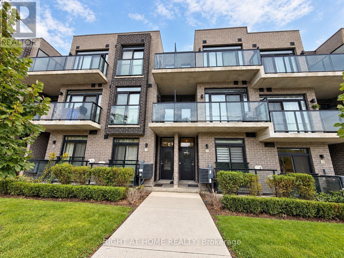 TH09 - 264 FINCH AVENUE E