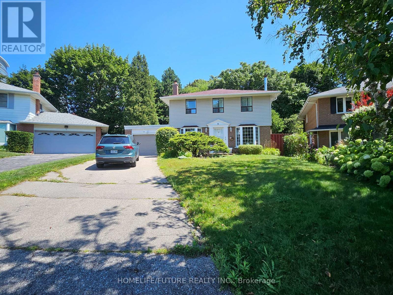 27 RINGWOOD CRESCENT