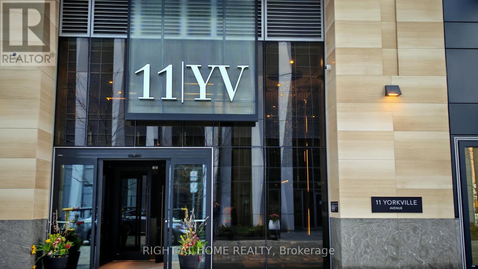 4005 - 11 Yorkville Avenue Property Photo 1