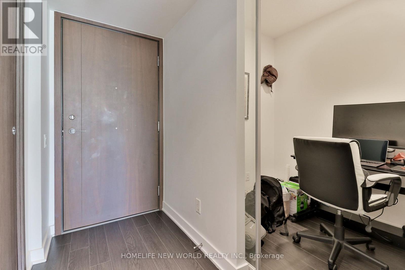 812 - 17 Bathurst Street Property Photo 13
