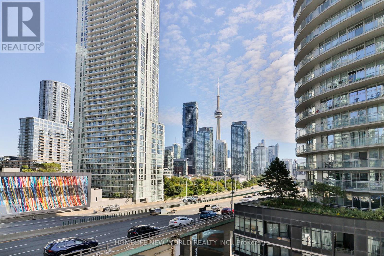 812 - 17 Bathurst Street Property Photo 17