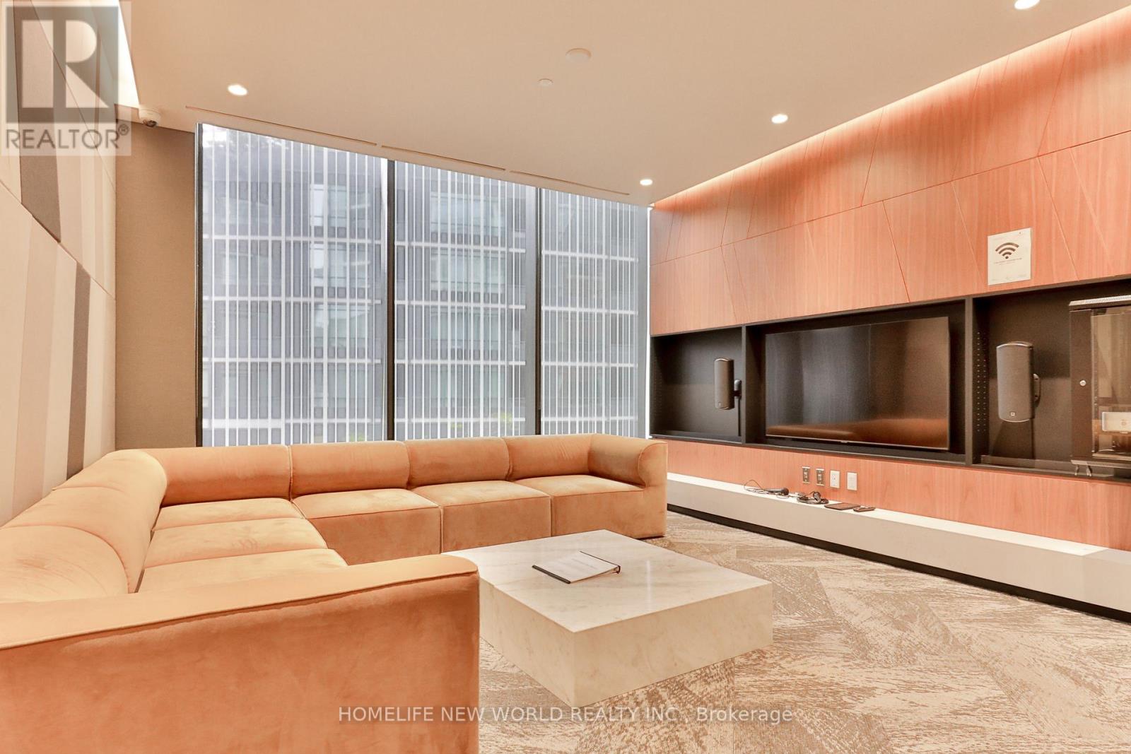 812 - 17 Bathurst Street Property Photo 20