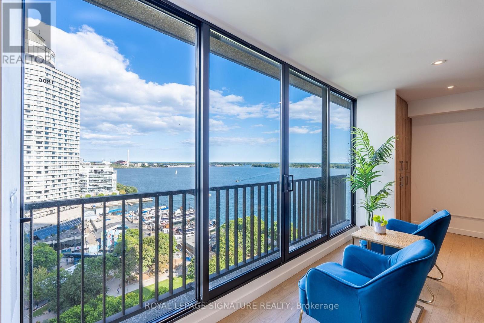 1806 - 33 Harbour Square Property Photo 1