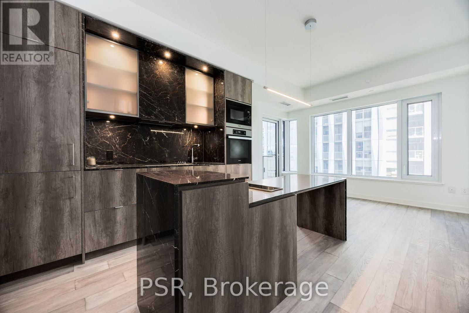2707 - 11 YORKVILLE AVENUE Property Photo 1
