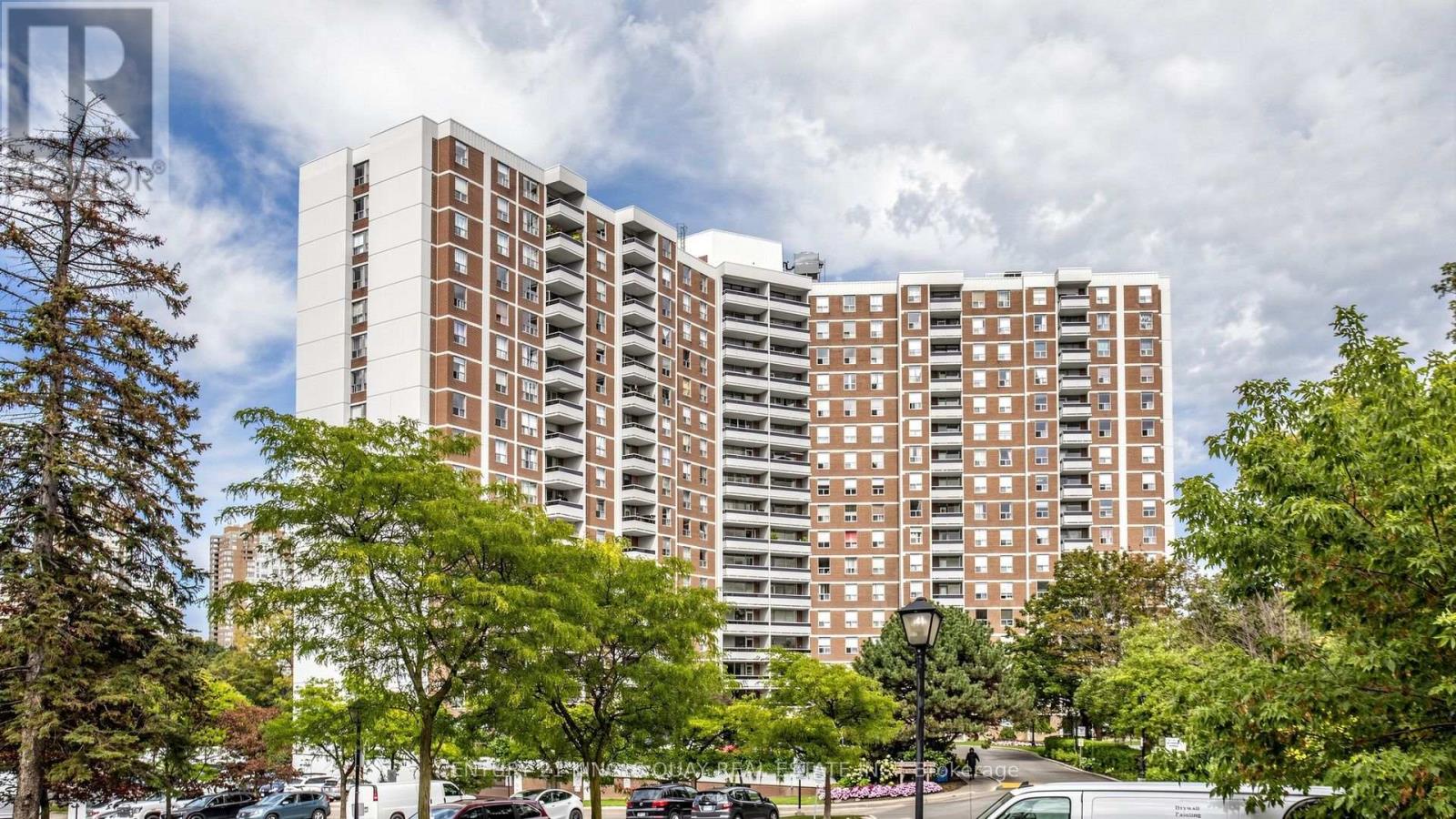 1116 - 20 Edgecliff Golfway Property Photo 1