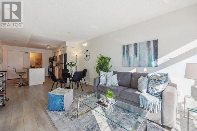 2601 - 2191 Yonge Street Property Photo 5