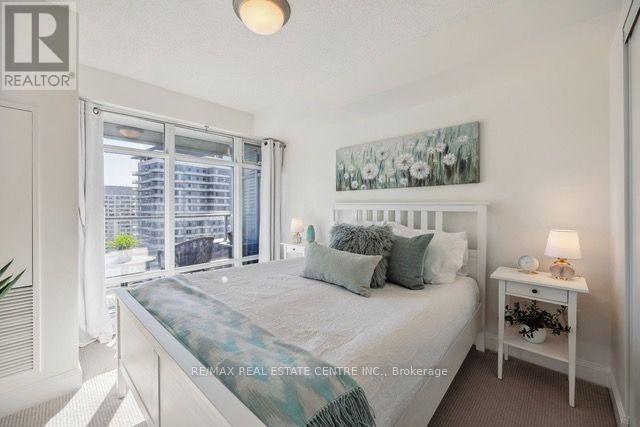 2601 - 2191 Yonge Street Property Photo 6
