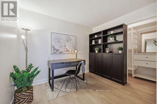 2601 - 2191 Yonge Street Property Photo 7