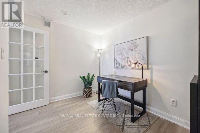 2601 - 2191 Yonge Street Property Photo 8