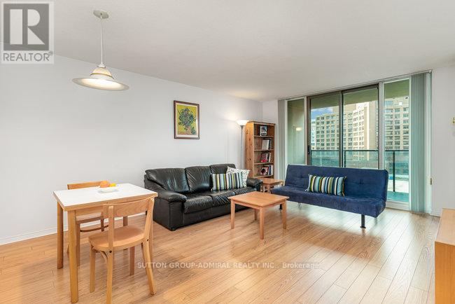 1108 - 750 Bay Street Property Photo 3