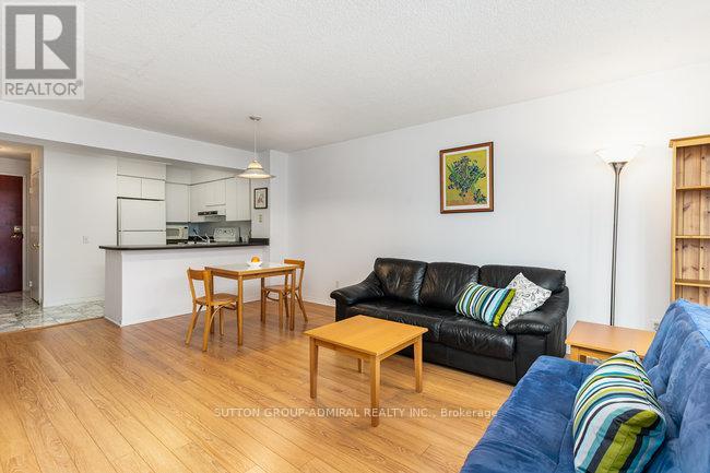 1108 - 750 Bay Street Property Photo 6