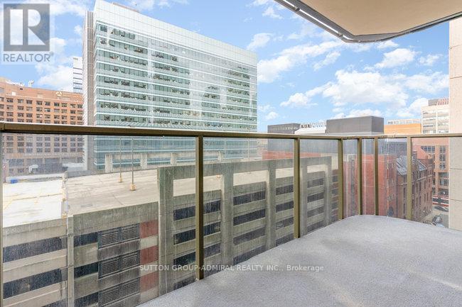 1108 - 750 Bay Street Property Photo 11