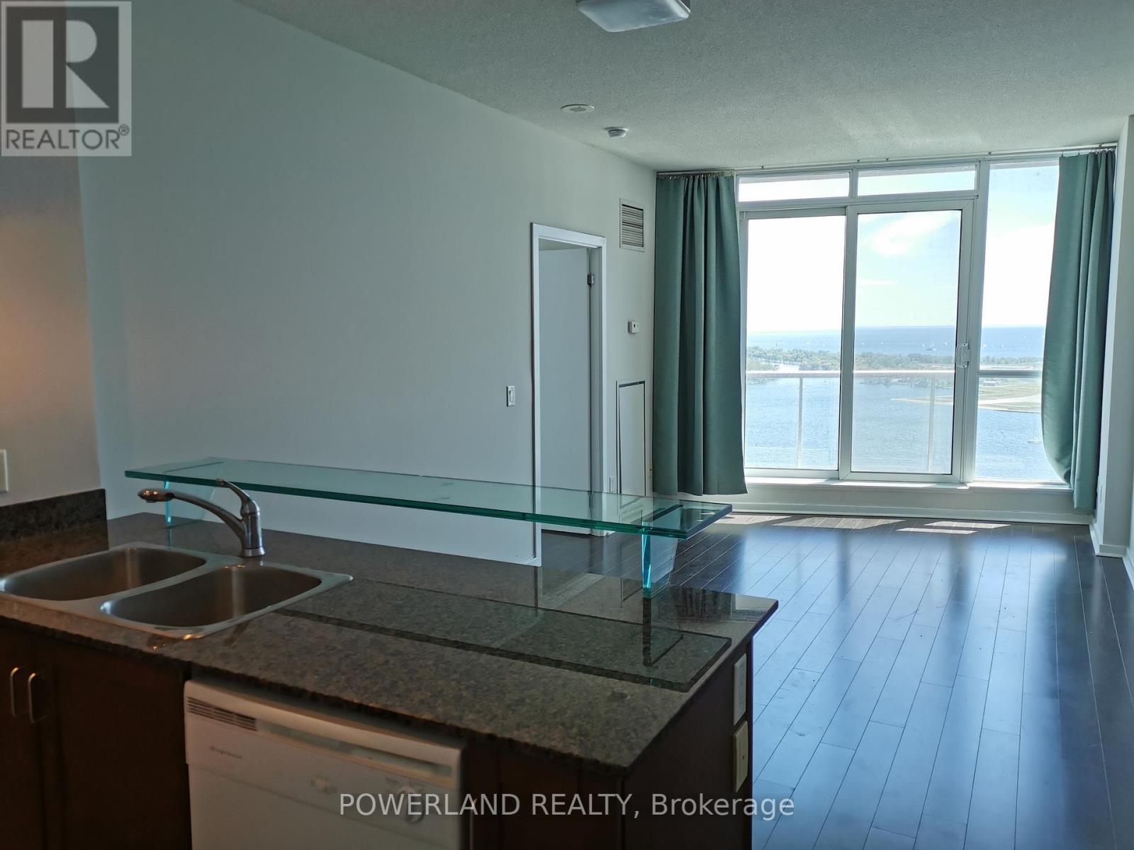 3307 - 208 Queens Quay W Property Photo 2