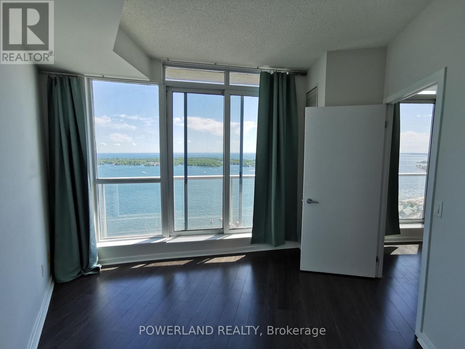3307 - 208 Queens Quay W Property Photo 3